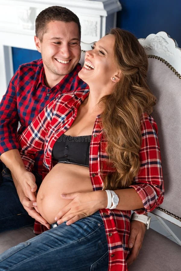 pregnant heterosexual couple