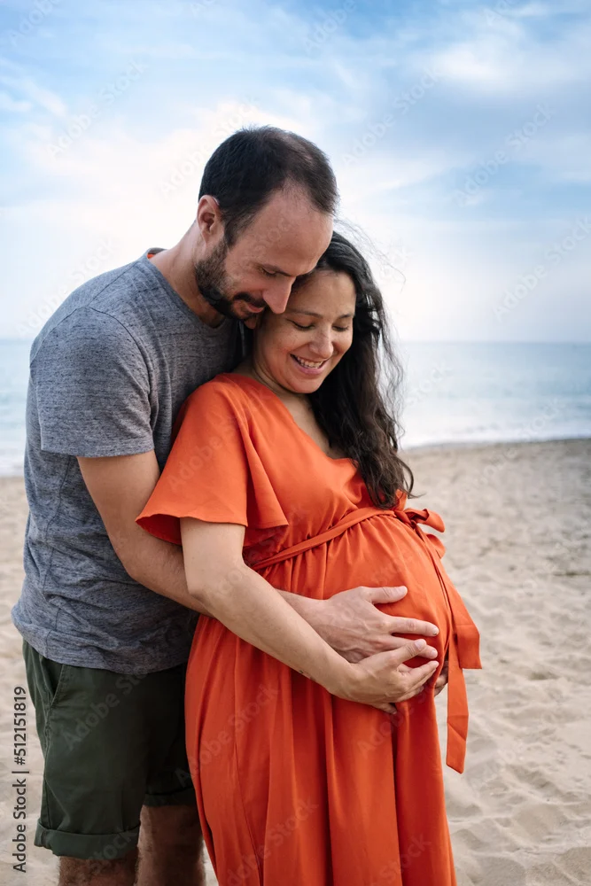 pregnant couple heterosexual